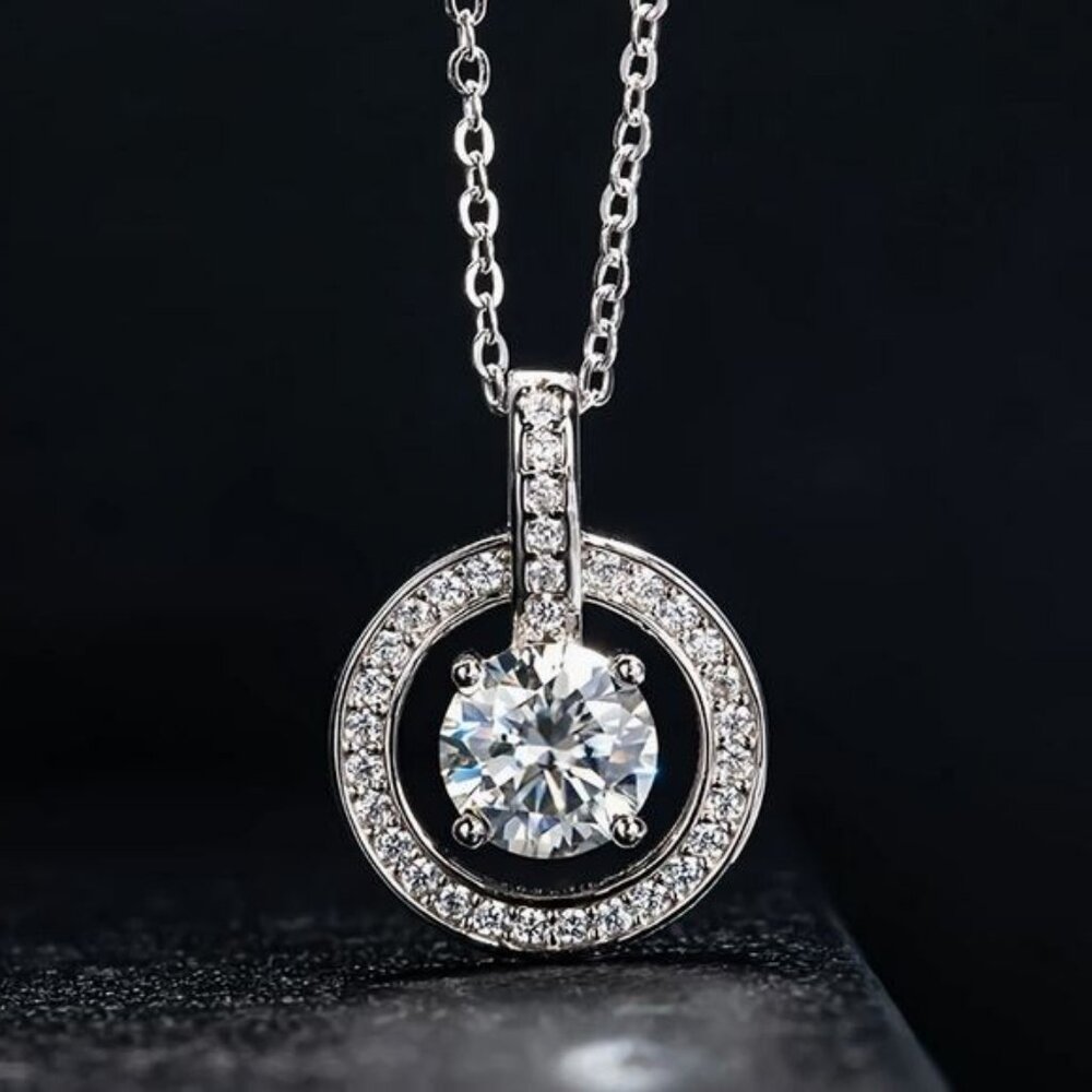 1 Carat Moissanite stone round Pendant Necklace w/Chain 17.5" Platinum Plated